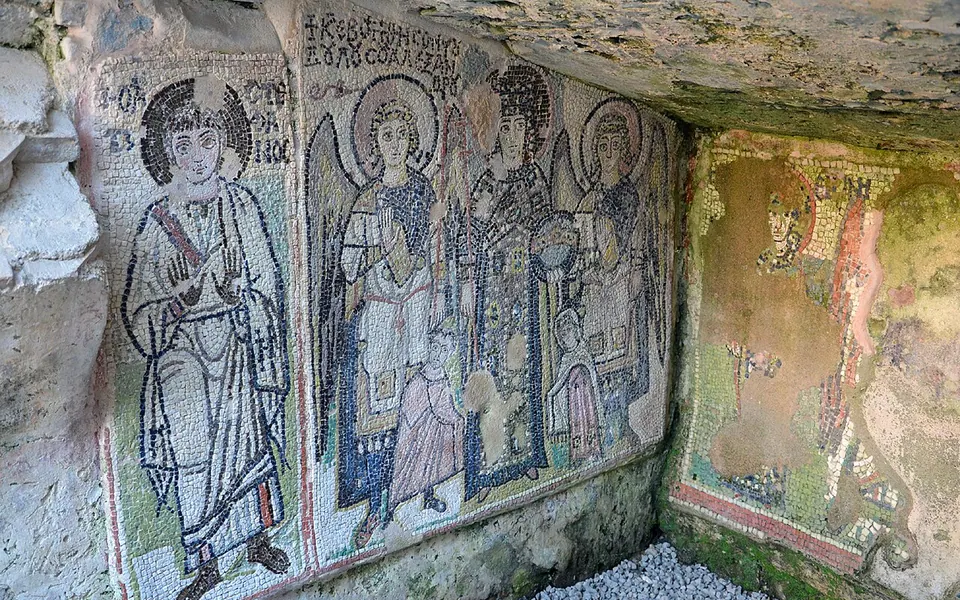 The 6th century mosaics of the basilica in the amphitheatre of Durrës