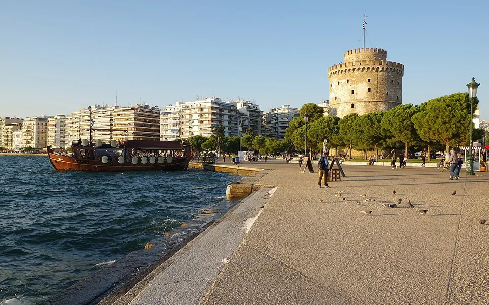 Thessaloniki, White Tower and seafront from southwest